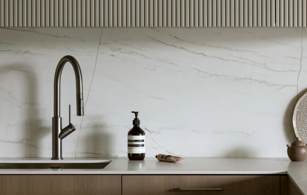 Nowoczesna bateria kuchenna – funkcjonalne rozwiązanie do zlewozmywaka